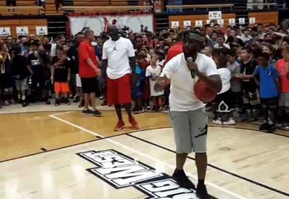 Michael Jordan, Chris Paul & Derek Fisher Shoot For Shoes (Video)