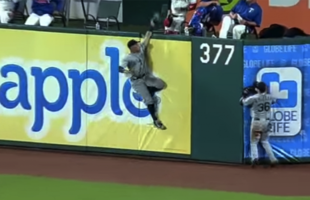 Seattle Mariners Outfielder Leonys Martin Makes An Incredible Leaping Catch (Video)