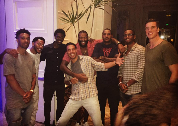 New York Knicks’ Carmelo Anthony, Derrick Rose & Teammates Spend The Night Out
