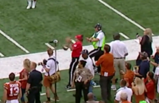 Notre Dame QB Malik Zaire Hits Somebody In Face With Ball (Video)