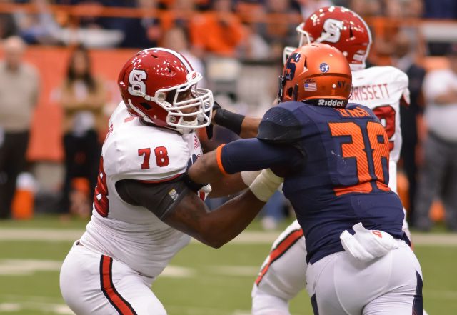 New York Giants Workout Four Players, Sign One To Practice Squad