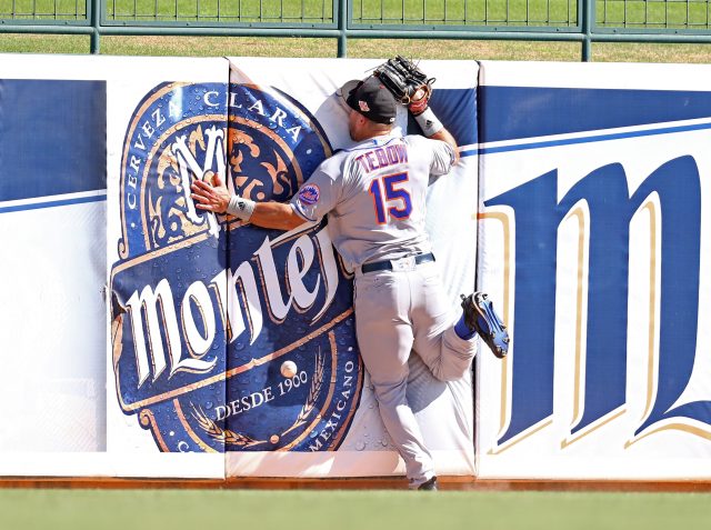 New York Mets: Tim Tebow Crashes Into Wall, Comforts Man Having Seizure (Video)