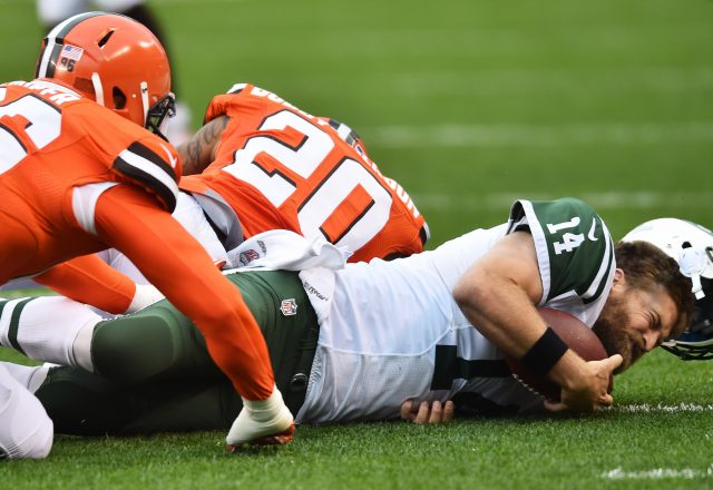 Fitzpatrick, Jets Gut Their Way To Tough Win In Cleveland (Highlights)