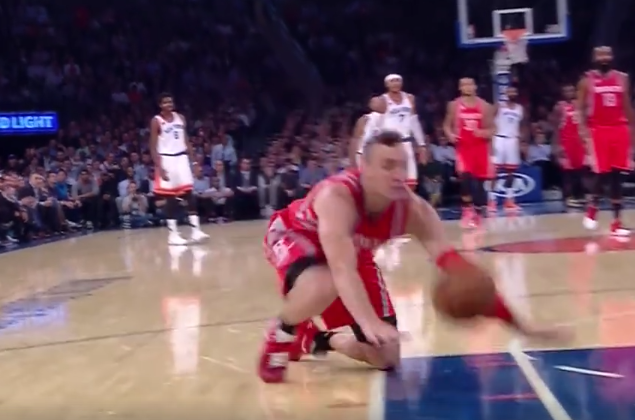 Rockets’ Dekker Dribbles Ball Off His Face (Video)