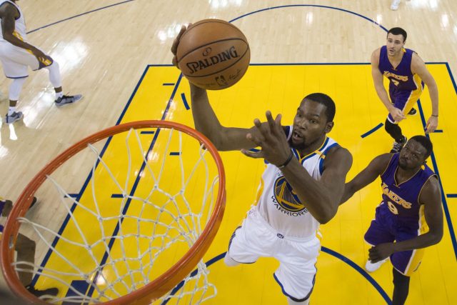 Kevin Durant gets into Twitter beef on Thanksgiving