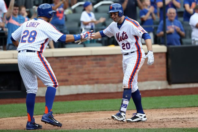 New York Mets: Neil Walker Accepts Qualifying Offer