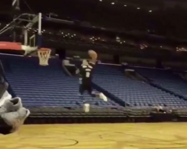 Slam dunk champ Zach LaVine throws down 360 dunk in practice (Video)