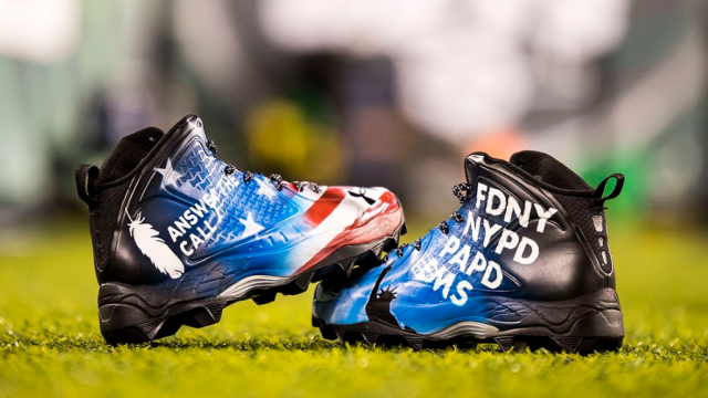New York Jets: Nick Mangold, Brandon Marshall showcase cause cleats (Photo)