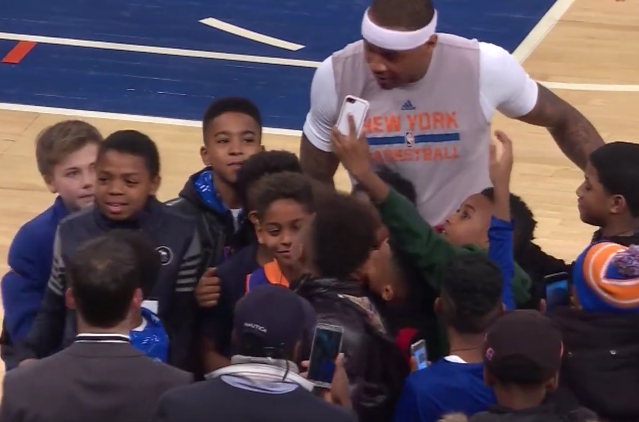New York Knicks’ Carmelo Anthony, Walt ‘Clyde’ Frazier get mobbed by kids (Video)