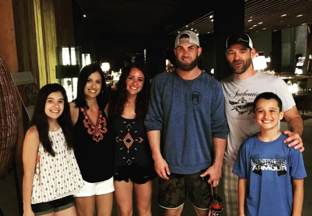 Bryce Harper very fan-friendly while on his honeymoon (Photos)