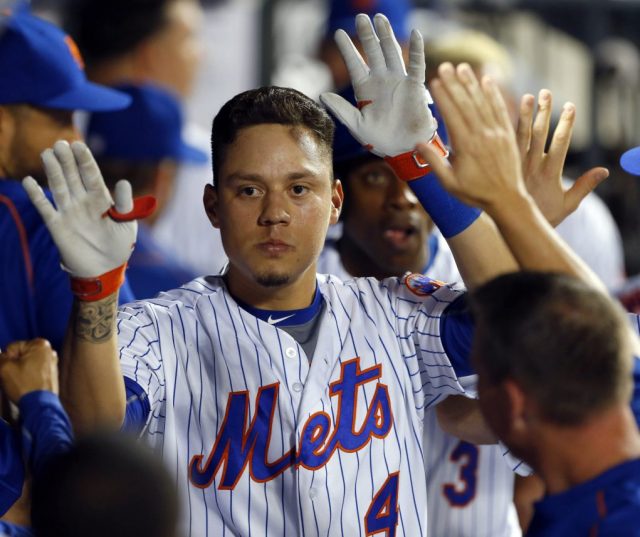 INF Wilmer Flores wins arbitration case against New York Mets