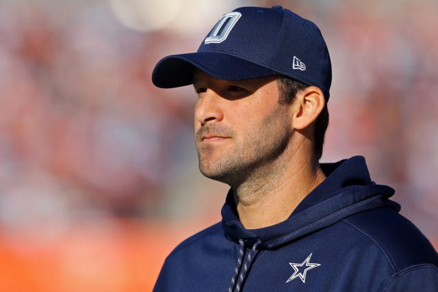 CBS is Eyeing Dallas Cowboys QB Tony Romo as Possible Replacement for Phil Simms (Report)