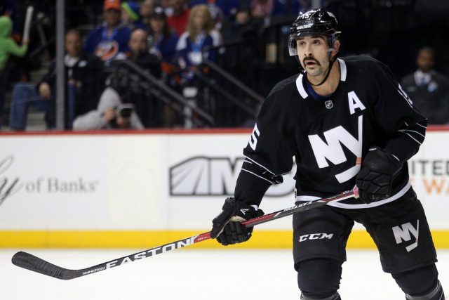 New York Islanders: Clutterbuck contract a head-scratcher