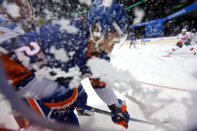 Anders Lee surges while New York Islanders plunge