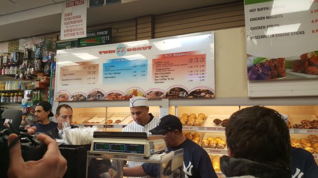 New York Yankees: Gary Sanchez prepares sandwiches at deli near Yankee Stadium (Photo)