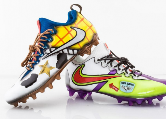 Odell Beckham Jr. shows off special cleats ahead of NFL Pro-Bowl (Photos)