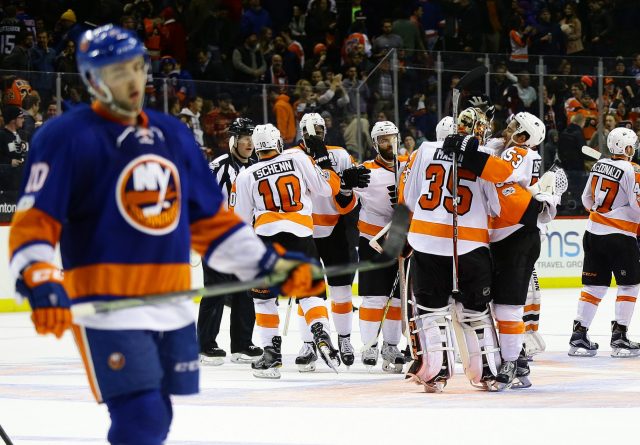 New York Islanders blow second 2-0 lead, lose in OT to Flyers (Highlights)