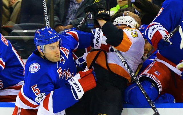 Philadelphia Flyers steal one against Henrik Lundqvist, New York Rangers (Highlights)