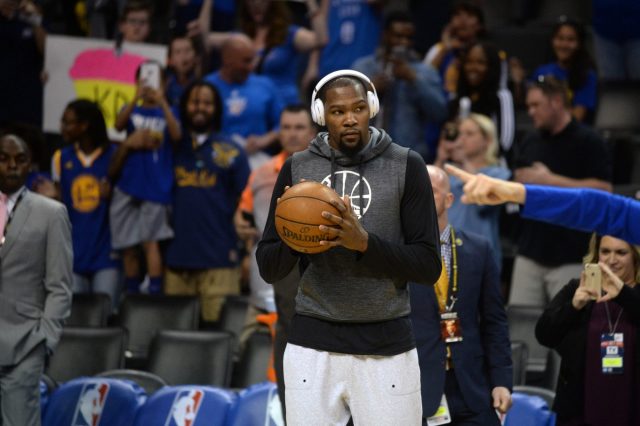 Kevin Durant gets trolled hard by Oklahoma City Thunder fans (Video)