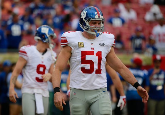 New York Giants re-sign LS Zak DeOssie