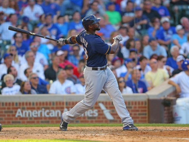 New York Yankees: Weighing the pros and cons of the Chris Carter signing
