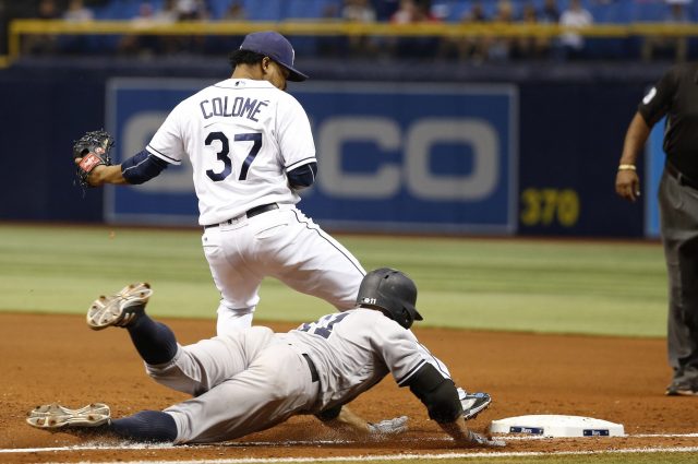 New York Yankees: Brett Gardner should stop sliding into first base