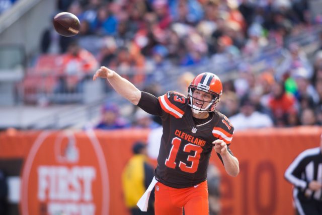 The New York Giants should call Josh McCown to be their backup QB