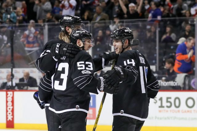 With New York Islanders Cizikas out four weeks, Snow could buy at deadline