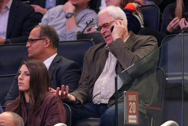 New York Knicks: Phil Jackson Teaching Guards the Triangle Offense (Report)