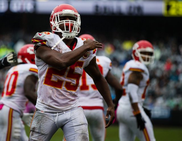 Four reasons why Jamaal Charles is a better fit for the New York Giants than Adrian Peterson