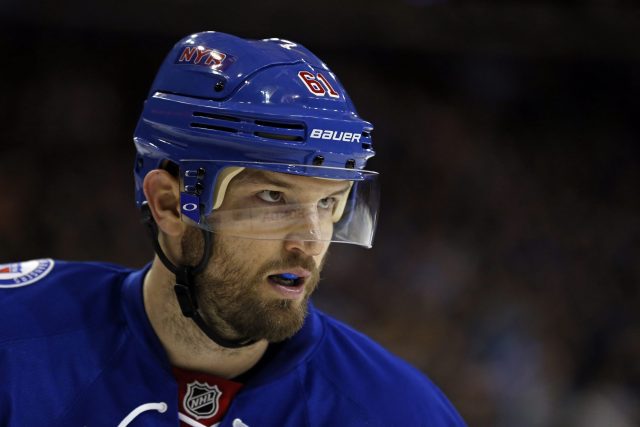 The New York Rangers Gladly Head West, Battle Kings Tonight