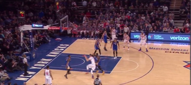New York Knicks: Kristaps Porzingis crosses over Draymond Green (Video)