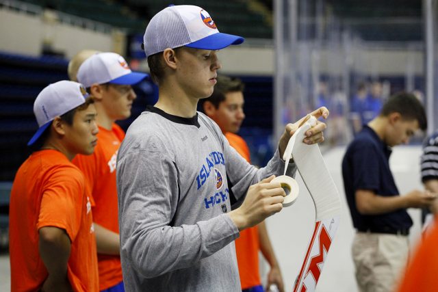 Could New York Islanders' Linus Söderström Sign a Professional Contract this Offseason?
