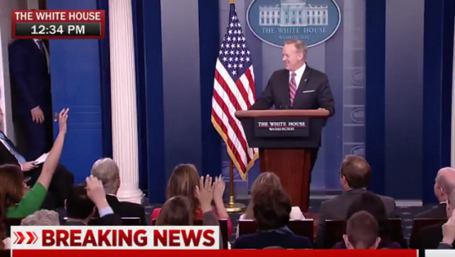 New England Patriots TE Rob Gronkowski Crashes White House Press Briefing