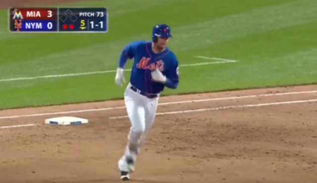 New York Mets’ Lucas Duda Smashes First Bomb of Season (Video)
