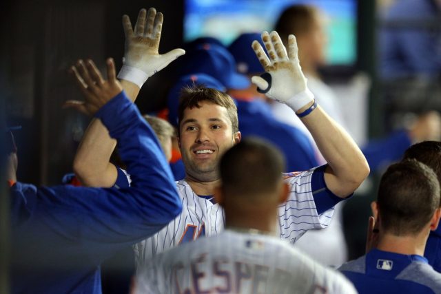 New York Mets 2B Neil Walker Blasts First HR of 2017 (Video)