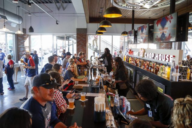 Ranking the Best Sports to Watch at the Bar Come Playoff Time