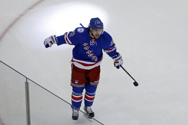 New York Rangers Jump Out to Early 2-0 Lead on Goals by Mats Zuccarello, Michael Grabner (Video)