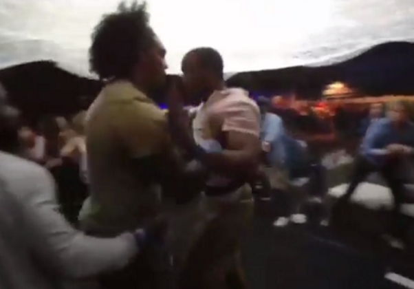 New York Jets’ Leonard Williams Restrains Teammate Darron Lee in Public (Video)