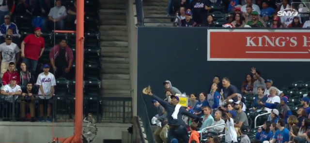 Mets Fan Saves Hot Dog Guy With Great Catch (Video)