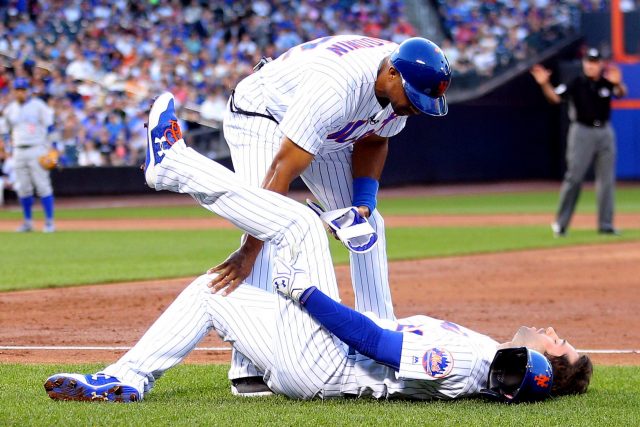 New York Mets Amazin’ News 6/15/17: Neil Walker and Matt Harvey Hit the Shelf
