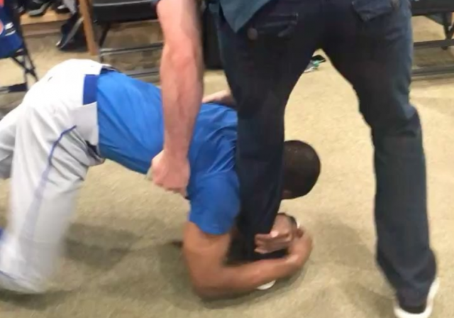 Curtis Granderson Isn’t Quite Ready to Let Go of Lucas Duda, Literally (Video)