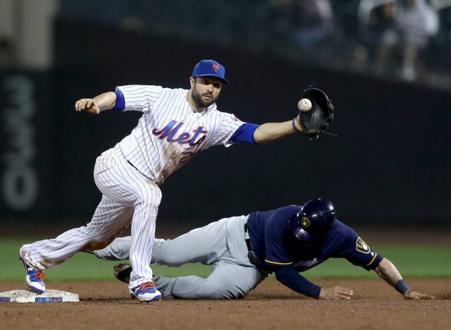 New York Mets: Neil Walker, Not Dominic Smith, Will Play First Base Tuesday Night