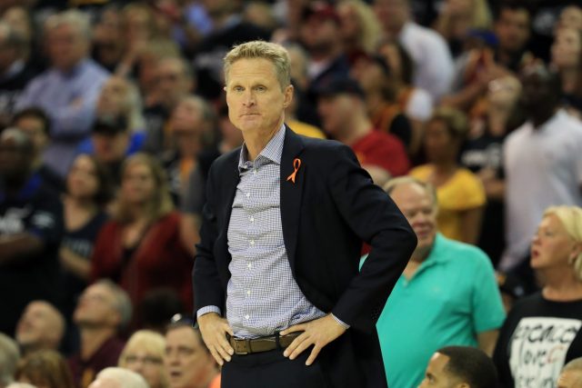 New York Knicks News Mix, 9/7/17: Steve Kerr Laughing At Phil Jackson’s Offer