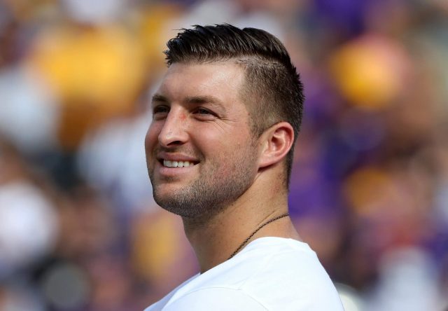 Jacksonville Jaguars considering signing Tim Tebow (Report)