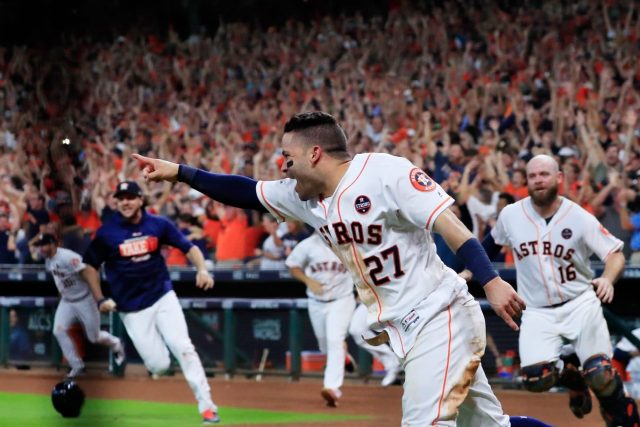Astros Walk-Off In Ninth, Take 2-0 Lead Over New York Yankees (Highlights)