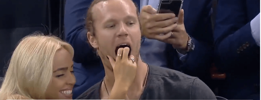 Noah Syndergaard Gets Mouthful Of Knuckles At New York Rangers Game