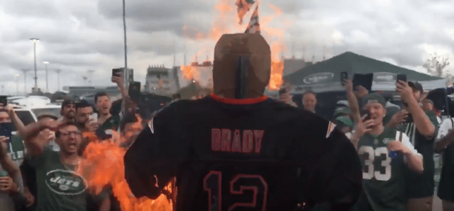 New York Jets Fans Burn Tom Brady Effigy (Video)