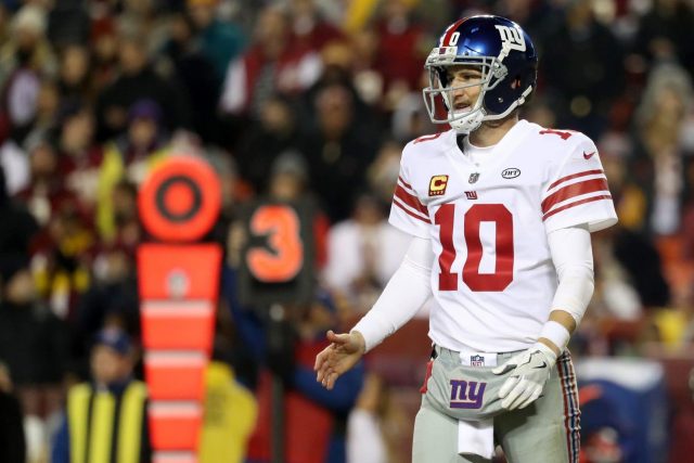 Fans creatively roast New York Giants for Eli Manning benching (Photo)