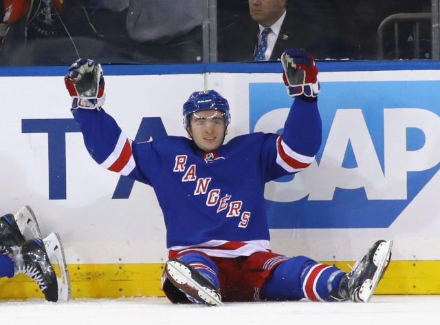 Jimmy Vesey, Rangers steal one from the Canucks 4-3 in a shootout (Highlights)